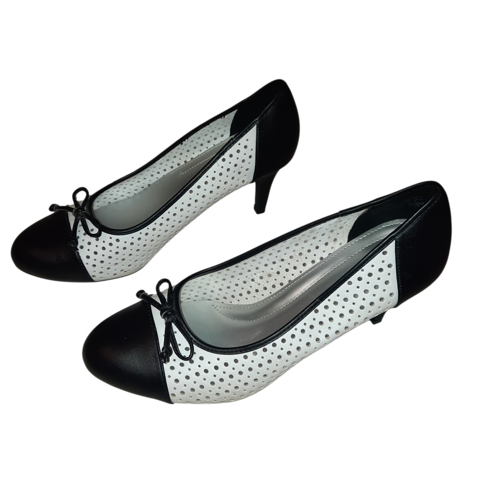 Comfort Plus by Predictions Black and White Heels - Picture 9 of 9